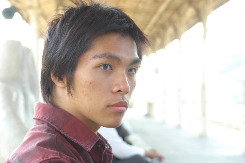 月台旅客特寫2004台中火車站台灣鐵路旅遊攝影