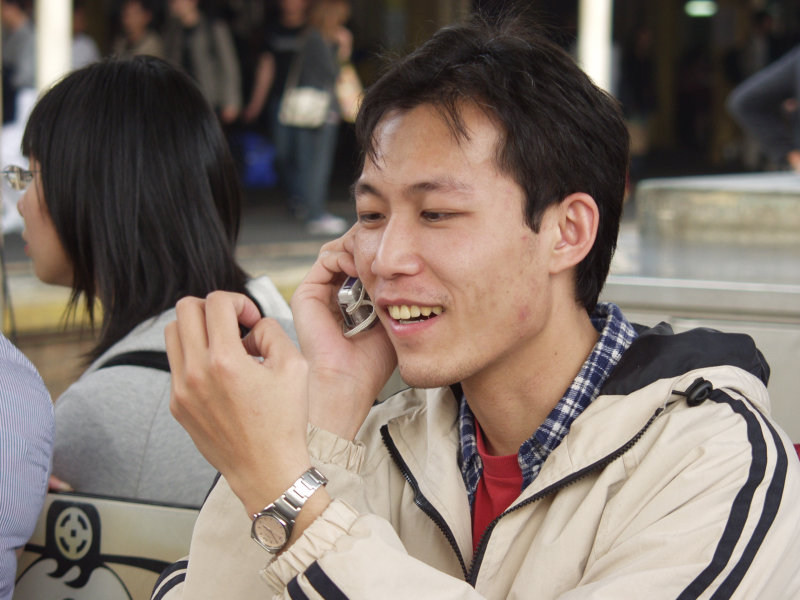 月台旅客特寫2004台中火車站台灣鐵路旅遊攝影