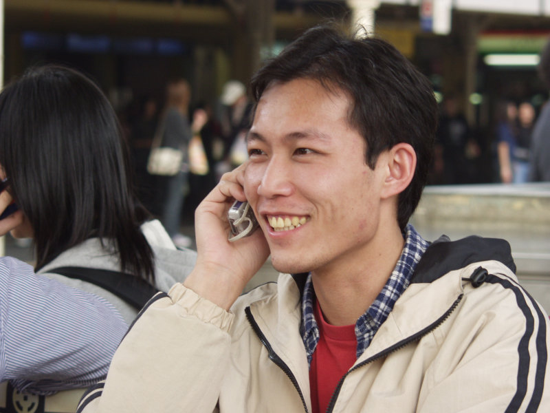 月台旅客特寫2004台中火車站台灣鐵路旅遊攝影