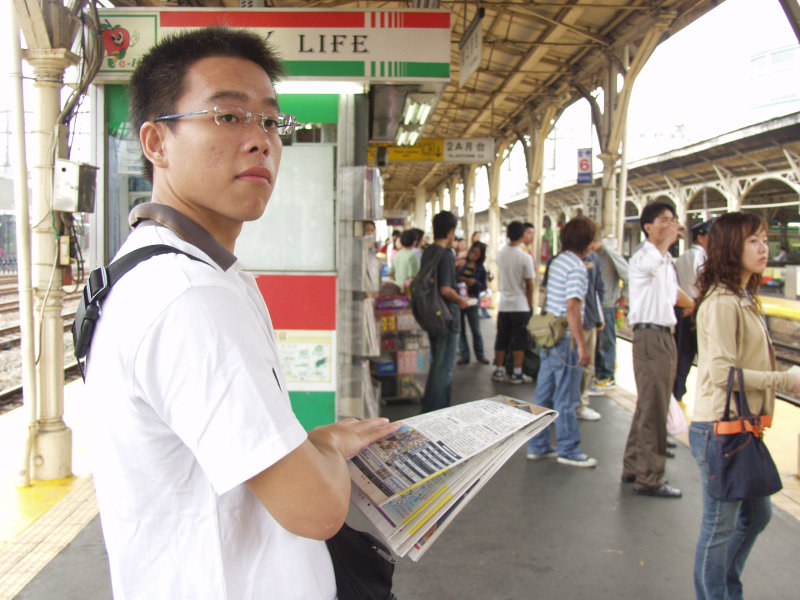 月台旅客特寫2004台中火車站台灣鐵路旅遊攝影