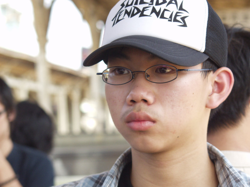 月台旅客特寫2004台中火車站台灣鐵路旅遊攝影