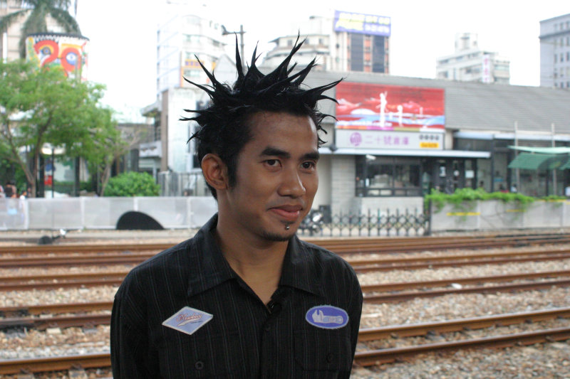 月台旅客特寫2005台中火車站台灣鐵路旅遊攝影