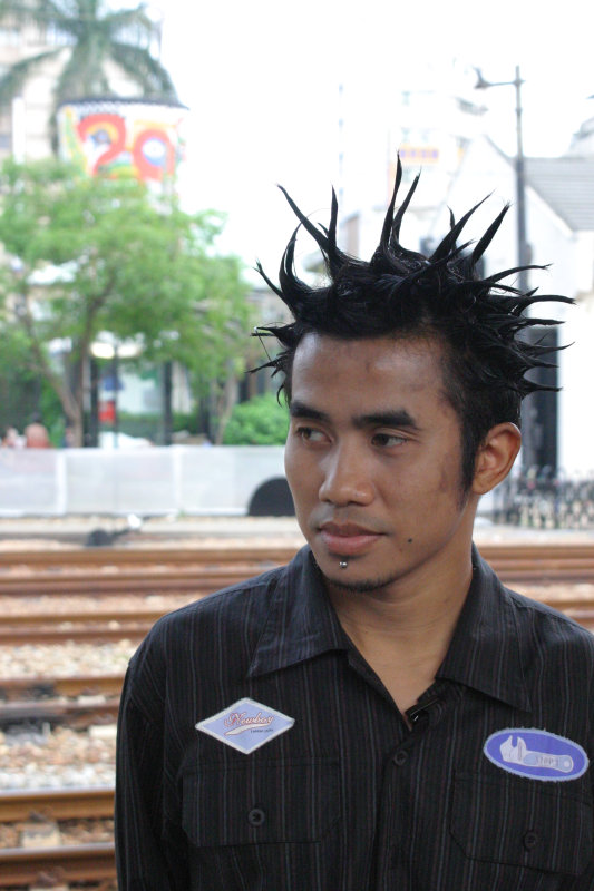 月台旅客特寫2005台中火車站台灣鐵路旅遊攝影