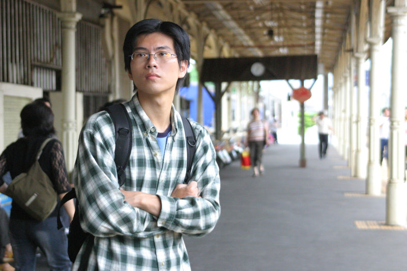 月台旅客特寫2005台中火車站台灣鐵路旅遊攝影