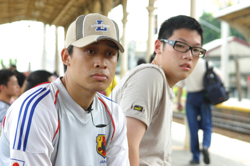 月台旅客特寫2005台中火車站台灣鐵路旅遊攝影