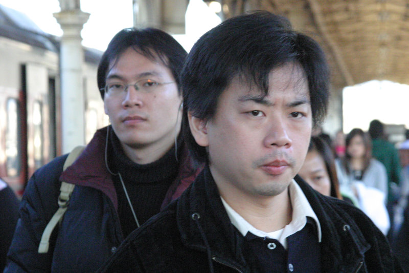月台旅客特寫2005台中火車站台灣鐵路旅遊攝影