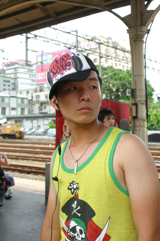 月台旅客特寫2005台中火車站台灣鐵路旅遊攝影