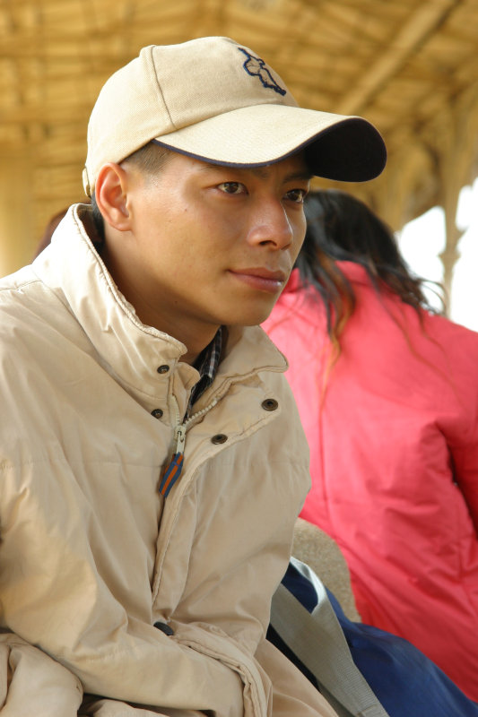 月台旅客特寫2005台中火車站台灣鐵路旅遊攝影