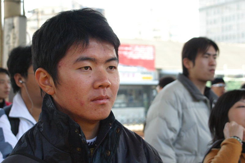 月台旅客特寫2005台中火車站台灣鐵路旅遊攝影