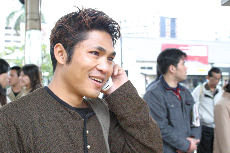 月台旅客特寫2005台中火車站台灣鐵路旅遊攝影