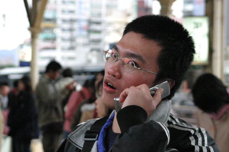 月台旅客特寫2005台中火車站台灣鐵路旅遊攝影