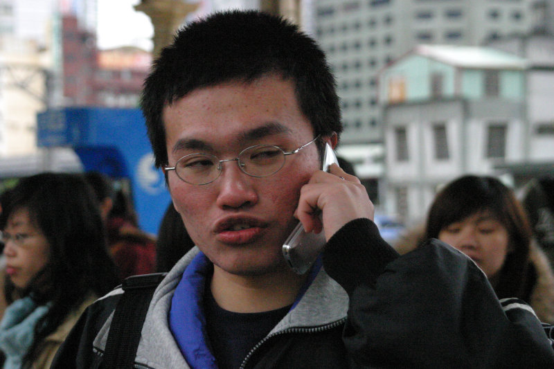 月台旅客特寫2005台中火車站台灣鐵路旅遊攝影