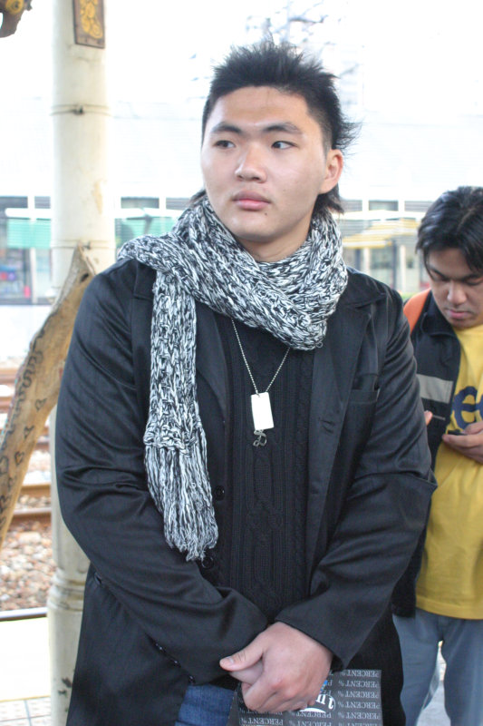 月台旅客特寫2005台中火車站台灣鐵路旅遊攝影