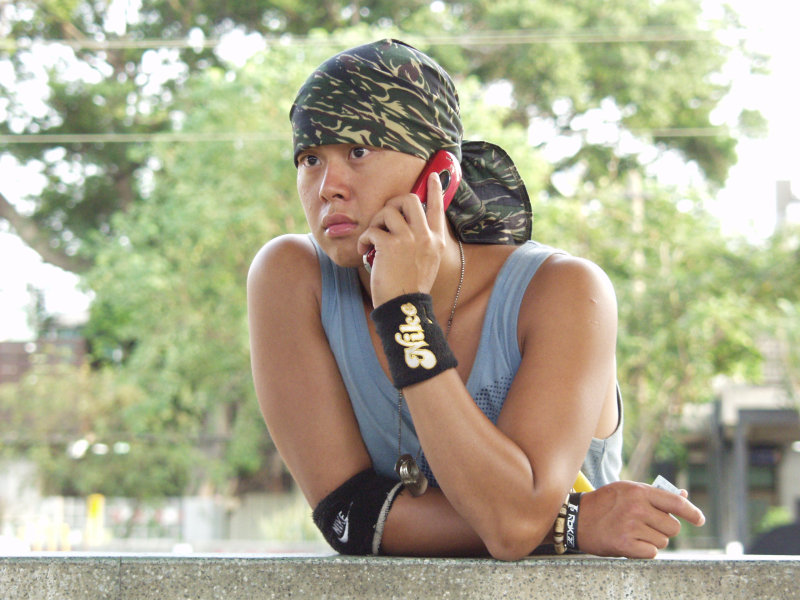 月台旅客特寫2005台中火車站台灣鐵路旅遊攝影