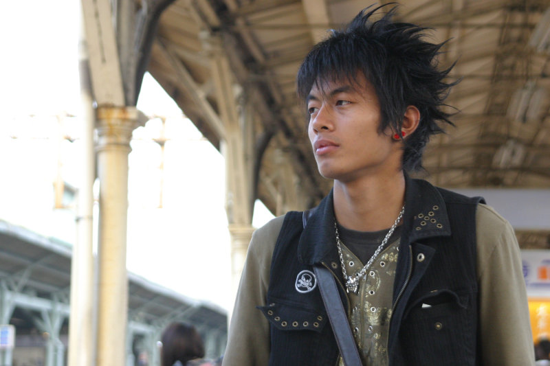 月台旅客特寫2006台中火車站台灣鐵路旅遊攝影