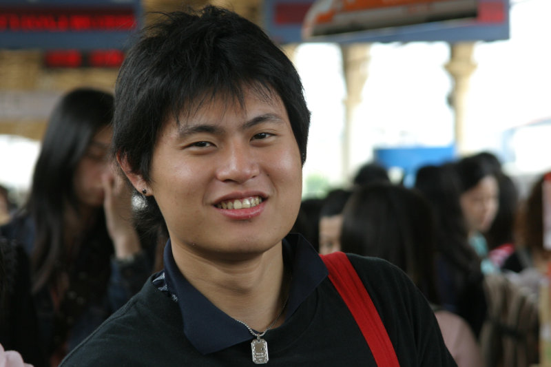 月台旅客特寫2006台中火車站台灣鐵路旅遊攝影