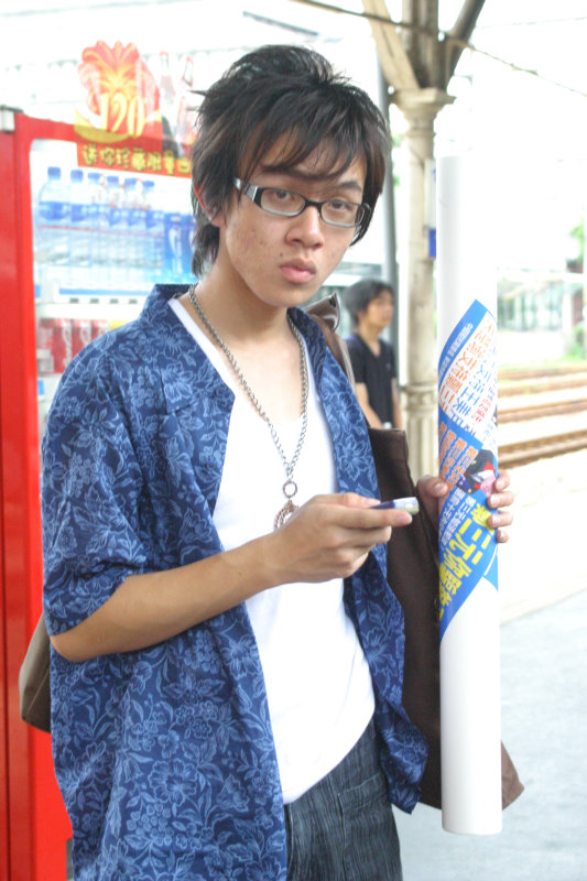 月台旅客特寫2006台中火車站台灣鐵路旅遊攝影