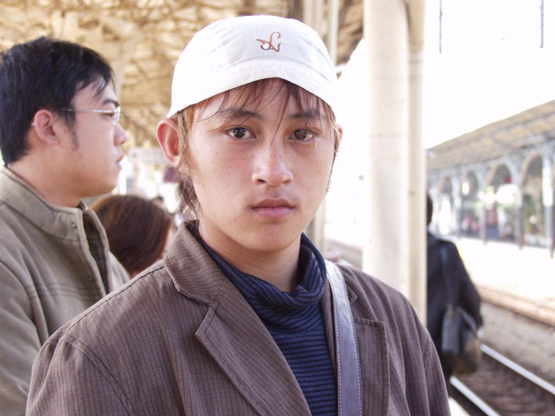 月台旅客特寫2006台中火車站台灣鐵路旅遊攝影
