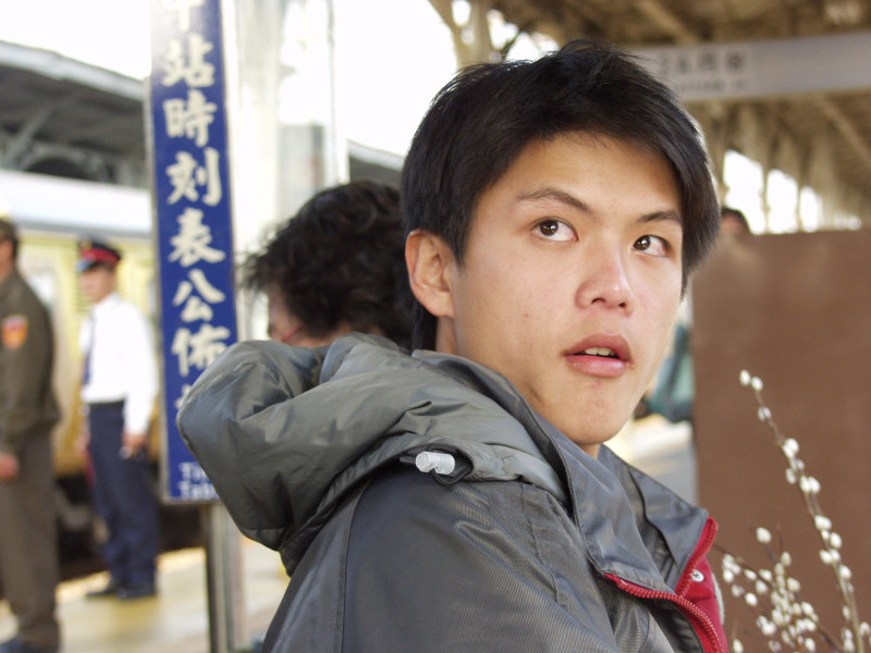 月台旅客特寫2006台中火車站台灣鐵路旅遊攝影