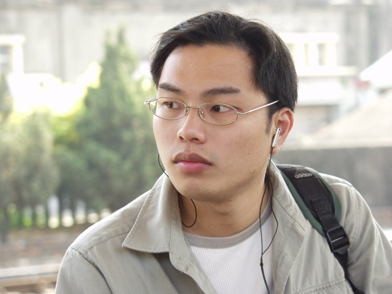 月台旅客特寫2006台中火車站台灣鐵路旅遊攝影