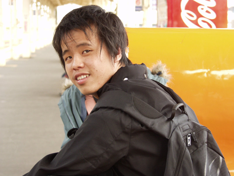 月台旅客特寫2006台中火車站台灣鐵路旅遊攝影