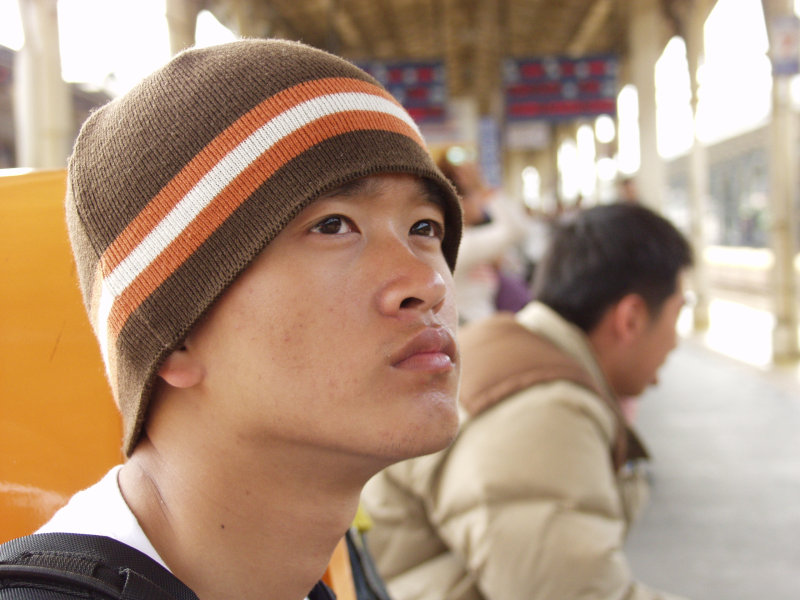 月台旅客特寫2006台中火車站台灣鐵路旅遊攝影