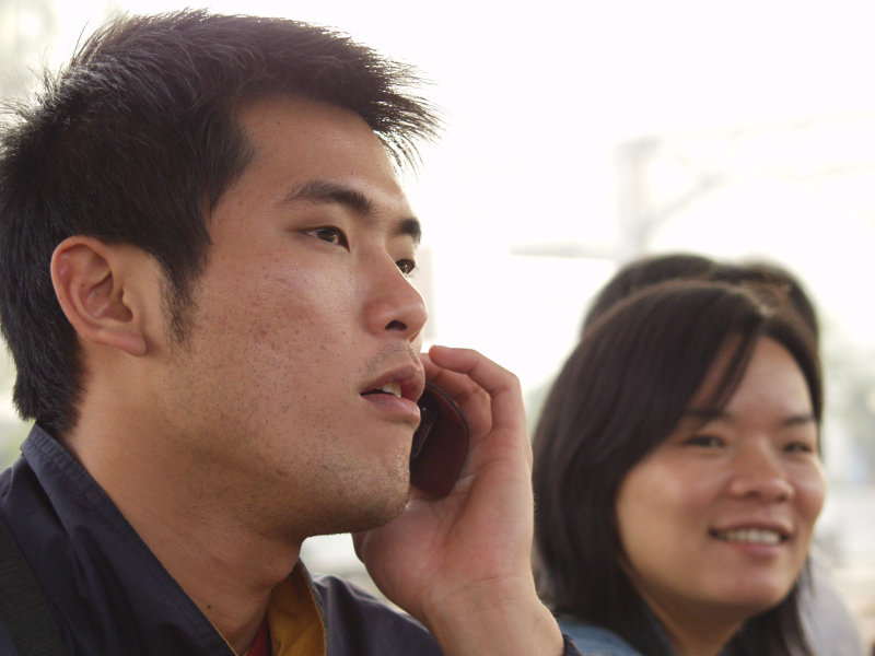 月台旅客特寫2006台中火車站台灣鐵路旅遊攝影