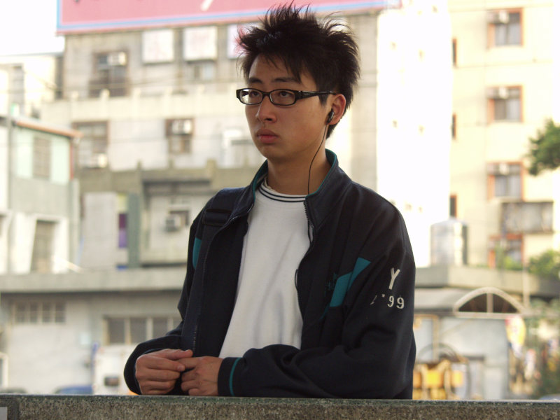 月台旅客特寫2006台中火車站台灣鐵路旅遊攝影