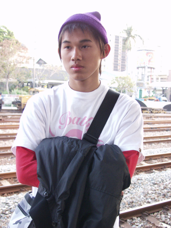 月台旅客特寫2006台中火車站台灣鐵路旅遊攝影
