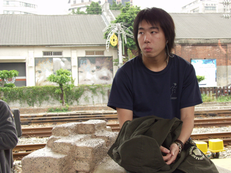 月台旅客特寫2006台中火車站台灣鐵路旅遊攝影