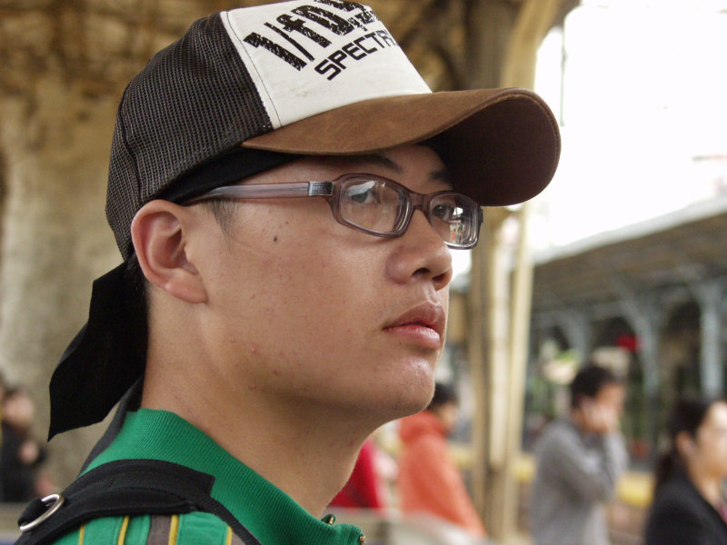 月台旅客特寫2006台中火車站台灣鐵路旅遊攝影