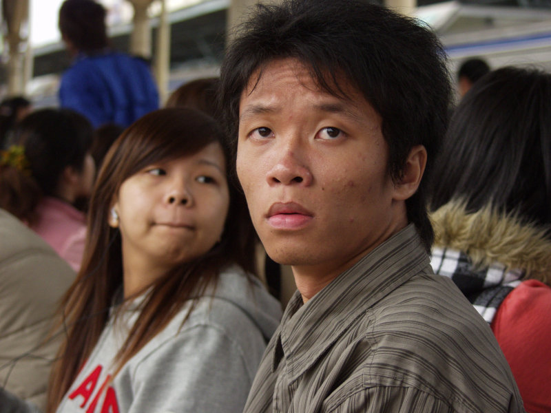 月台旅客特寫2006台中火車站台灣鐵路旅遊攝影