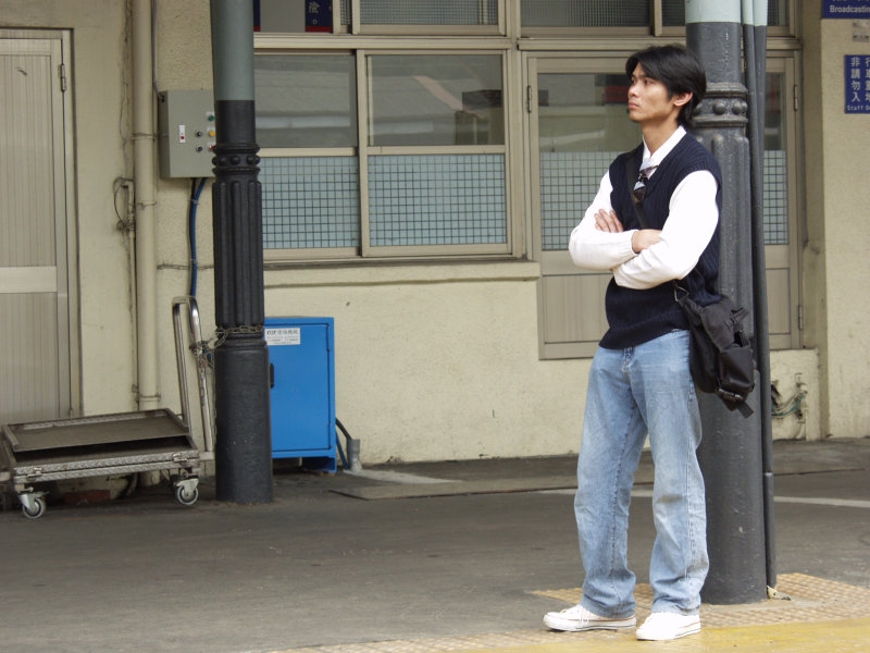 月台旅客特寫2006台中火車站台灣鐵路旅遊攝影