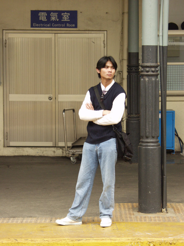 月台旅客特寫2006台中火車站台灣鐵路旅遊攝影