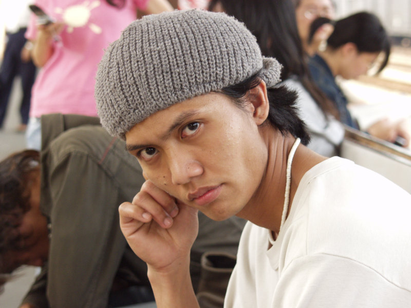 月台旅客特寫2006台中火車站台灣鐵路旅遊攝影