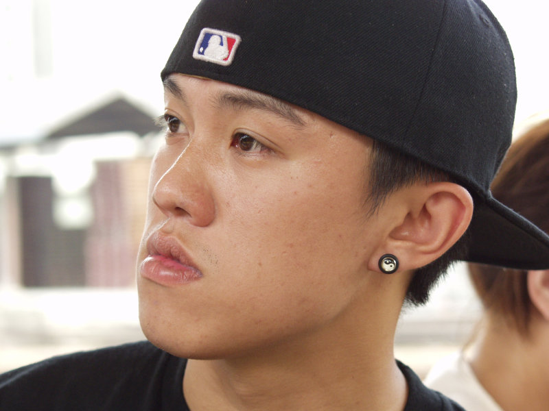 月台旅客特寫2006台中火車站台灣鐵路旅遊攝影