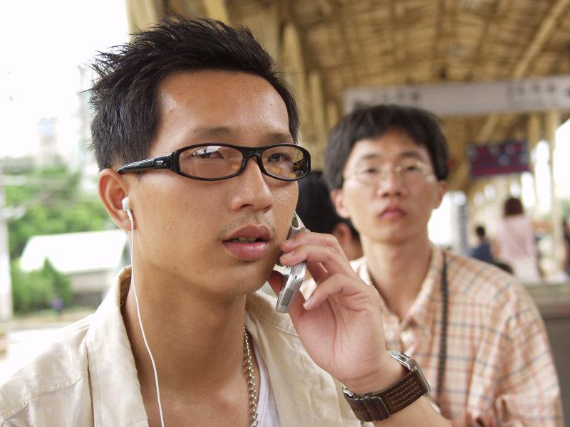 月台旅客特寫2006台中火車站台灣鐵路旅遊攝影