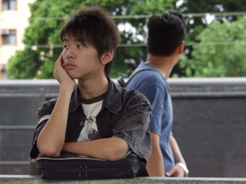 月台旅客特寫2006台中火車站台灣鐵路旅遊攝影