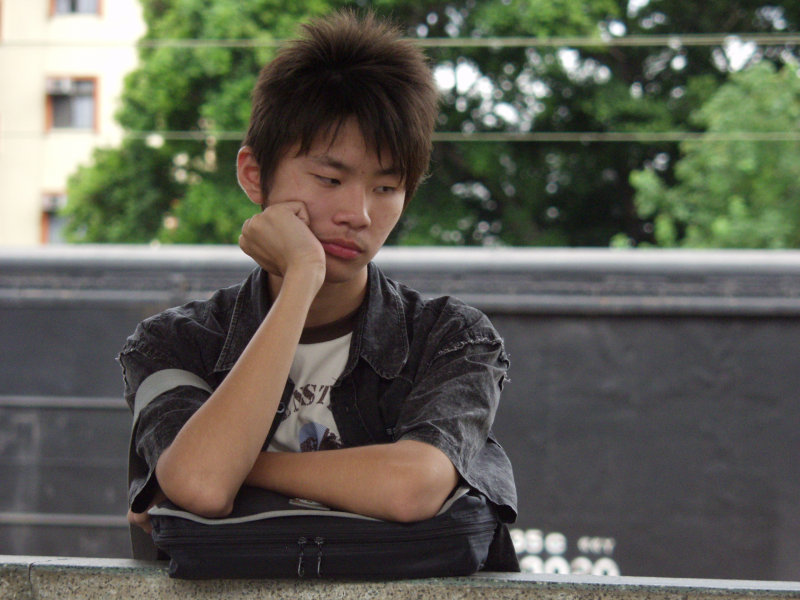 月台旅客特寫2006台中火車站台灣鐵路旅遊攝影