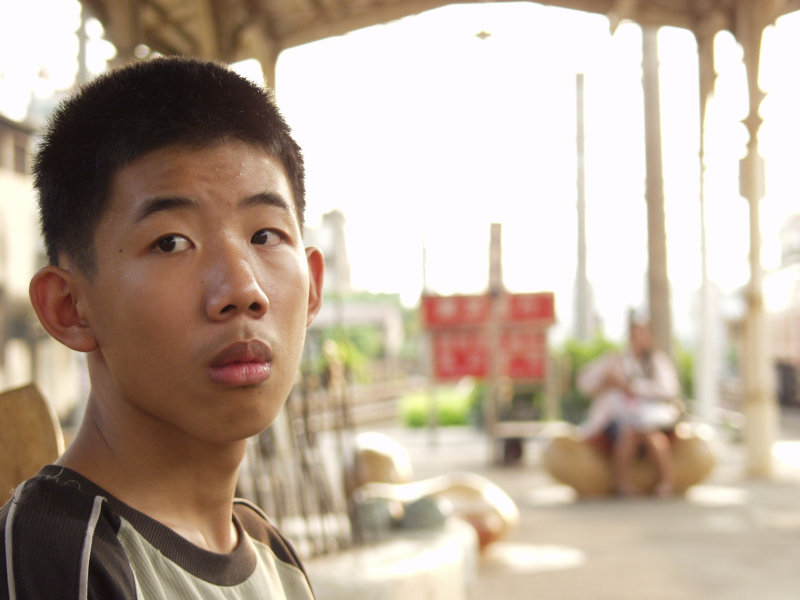 月台旅客特寫2006台中火車站台灣鐵路旅遊攝影