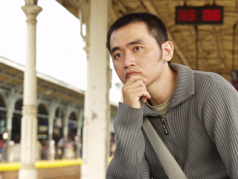 月台旅客特寫2006台中火車站台灣鐵路旅遊攝影