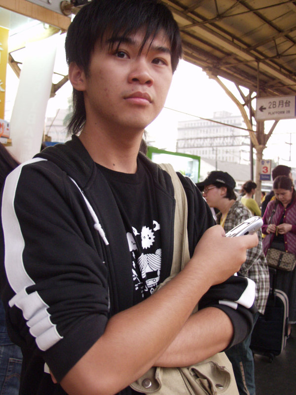 月台旅客特寫2006台中火車站台灣鐵路旅遊攝影