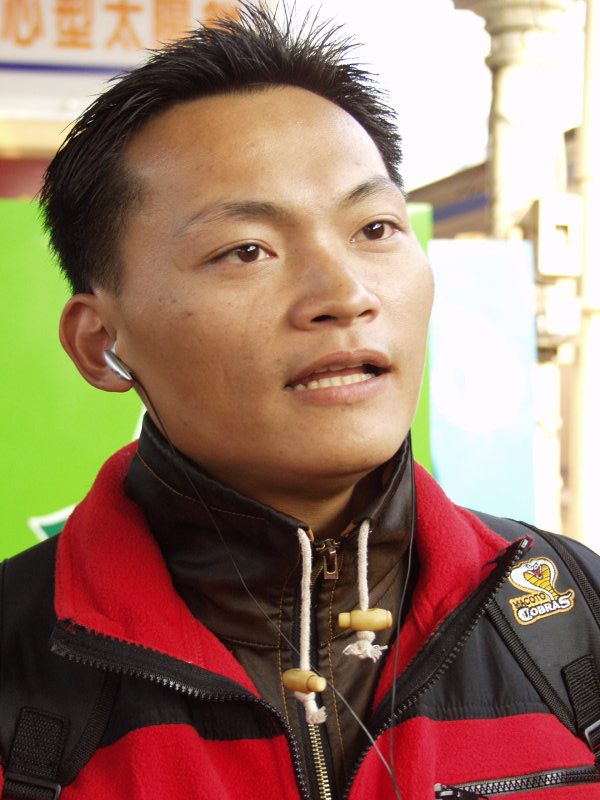 月台旅客特寫2006台中火車站台灣鐵路旅遊攝影