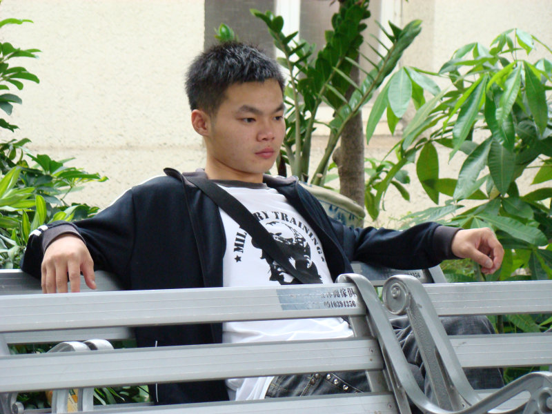 月台旅客特寫2007台中火車站台灣鐵路旅遊攝影