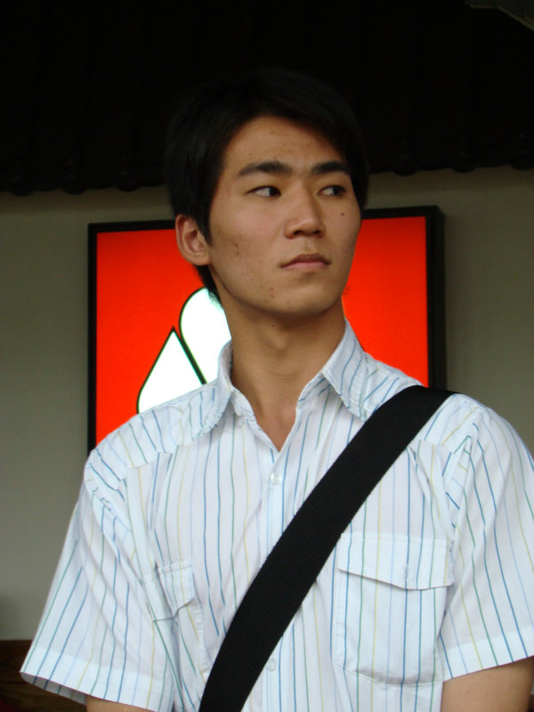 月台旅客特寫2007台中火車站台灣鐵路旅遊攝影