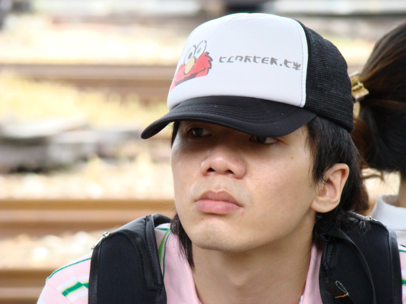 月台旅客特寫2007台中火車站台灣鐵路旅遊攝影