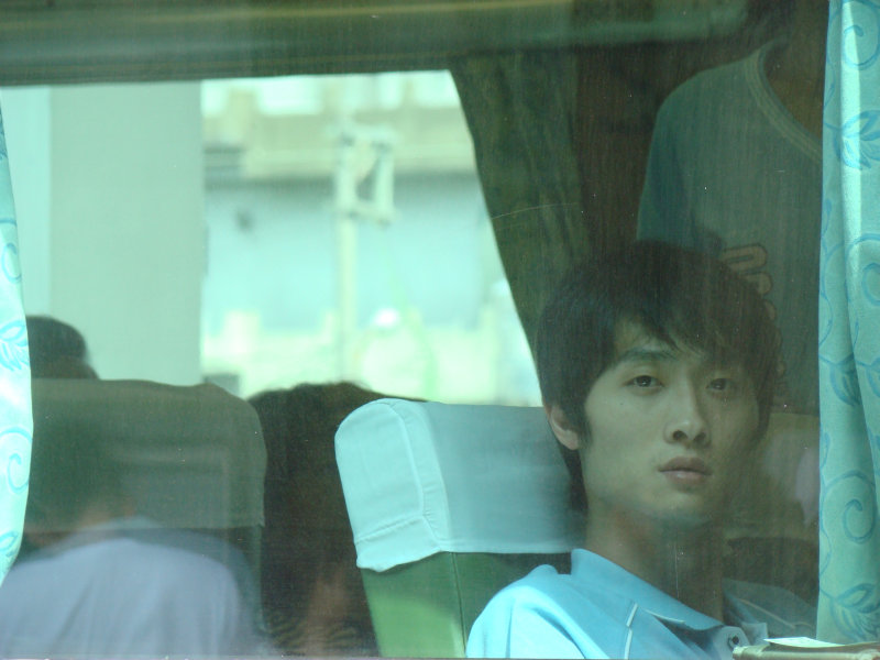 月台旅客特寫2007台中火車站台灣鐵路旅遊攝影