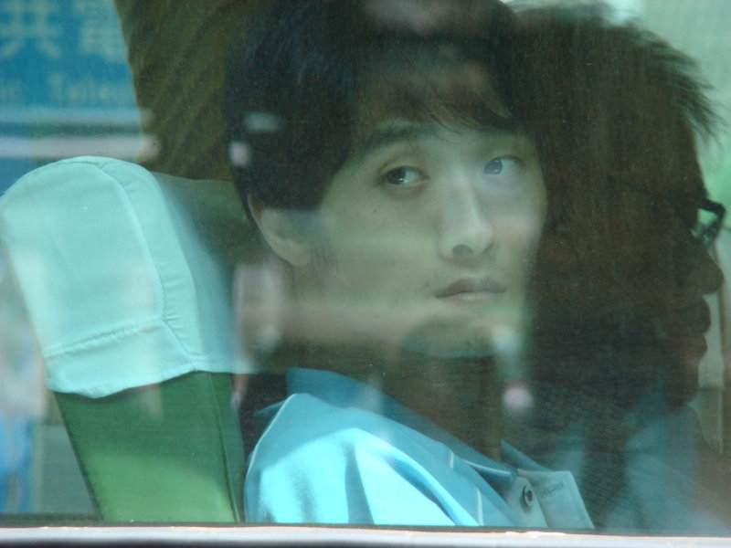 月台旅客特寫2007台中火車站台灣鐵路旅遊攝影