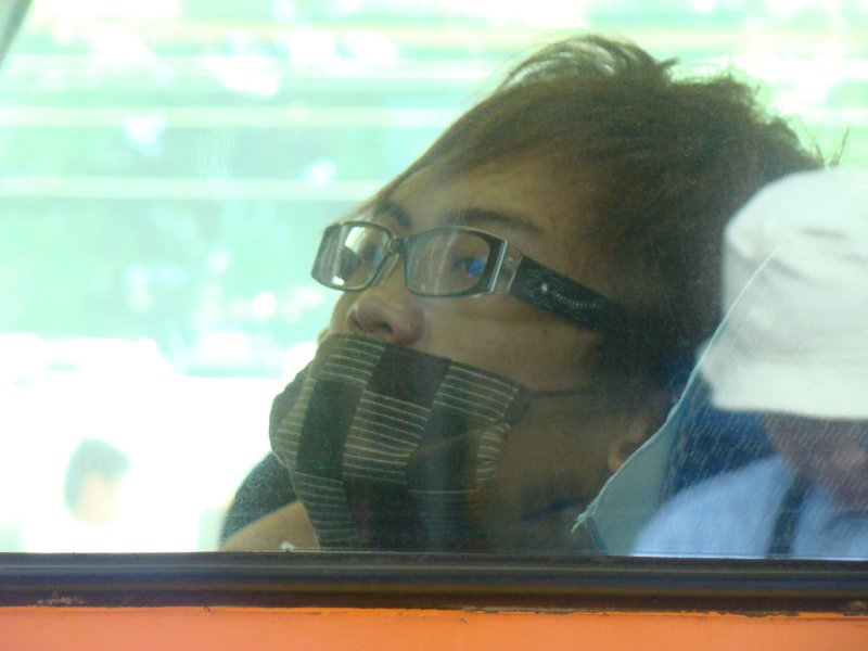 月台旅客特寫2007台中火車站台灣鐵路旅遊攝影