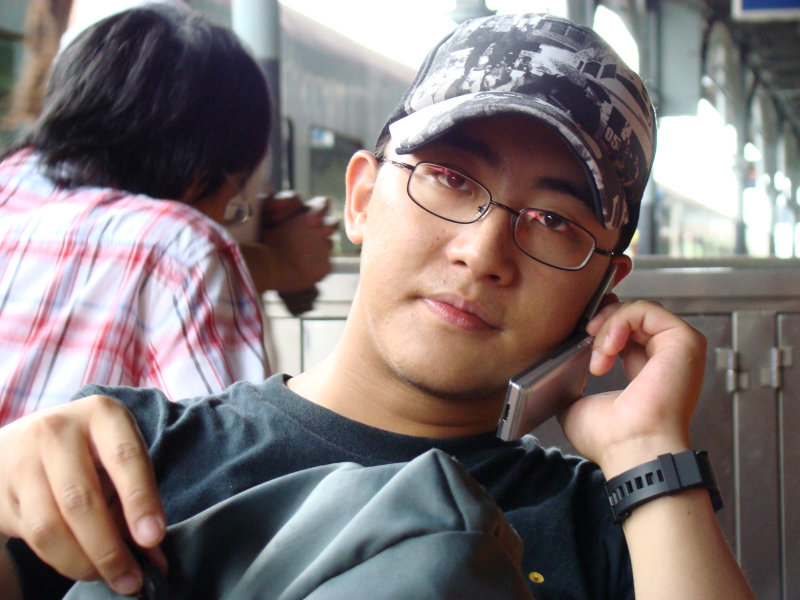 月台旅客特寫2007台中火車站台灣鐵路旅遊攝影